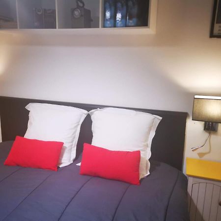 Appartements De L'Auberge Du Chemin De Fer Lanester Bagian luar foto