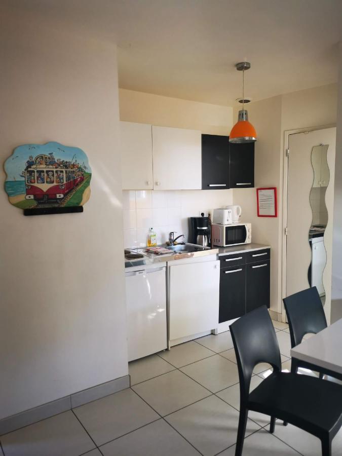 Appartements De L'Auberge Du Chemin De Fer Lanester Bagian luar foto